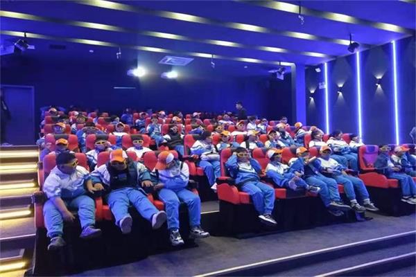 想體驗(yàn)移動(dòng)的影院?jiǎn)幔炕∧卉壍烙霸簬湍銓?shí)現(xiàn)