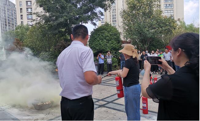 小區(qū)適合投放什么樣的安全科普館？消防安全科普館合適嗎？